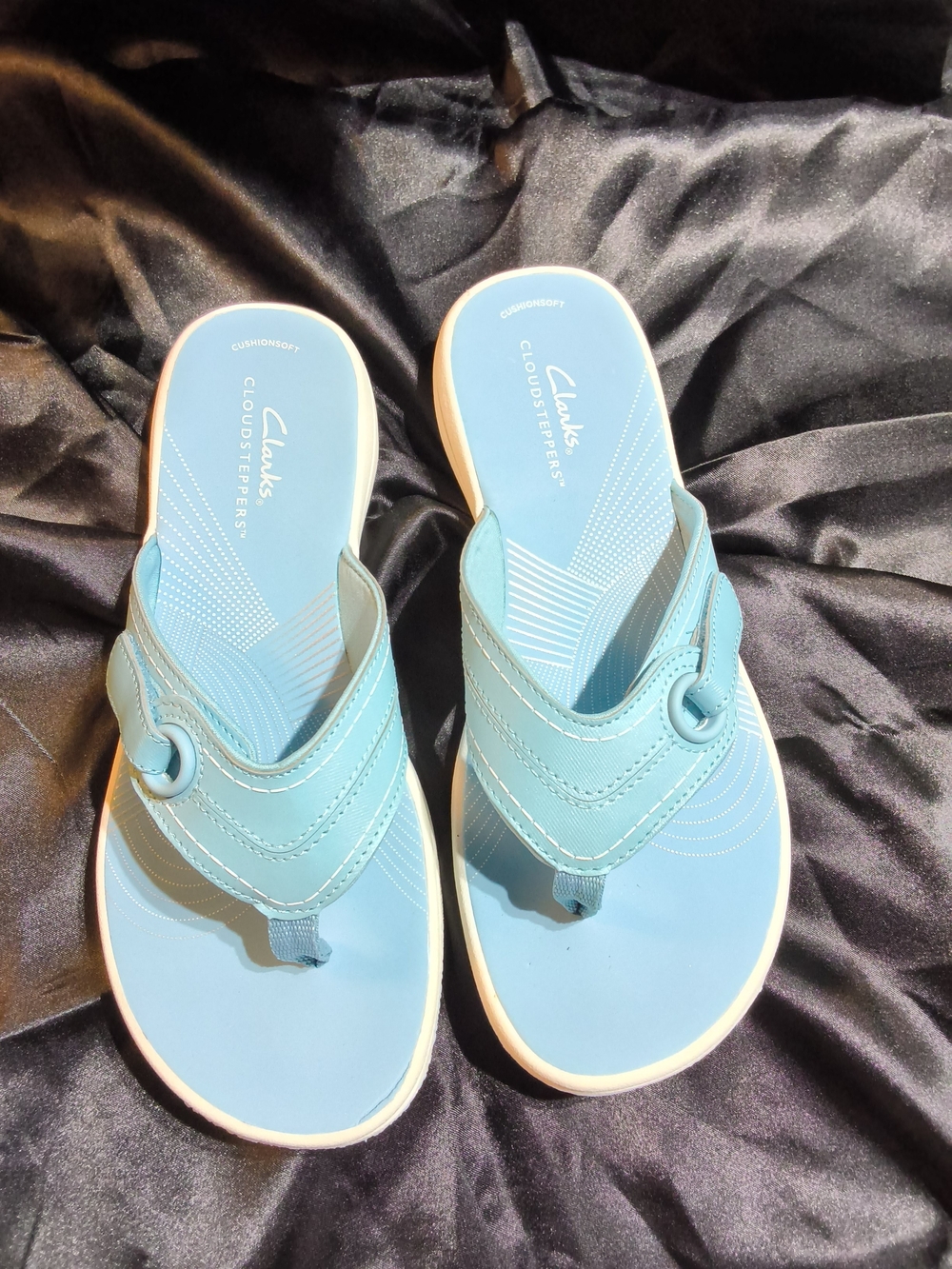 Clarks Women's Light Blue Cloudstepper Thong Sandals
